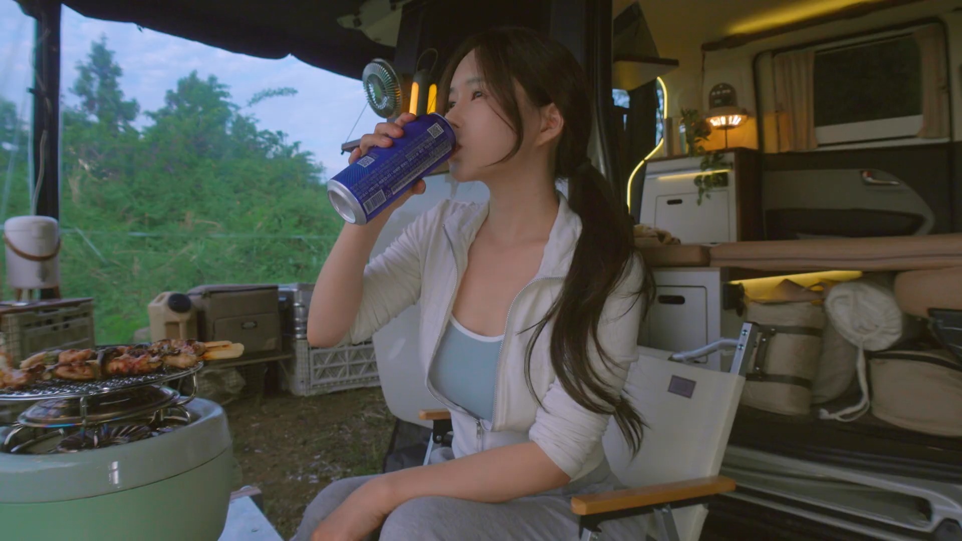 王毅会见巴基斯坦副总理兼外长达尔